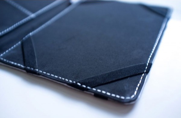 Caseable C14-L univerzální pouzdro pro čtečky knih - motiv Llama