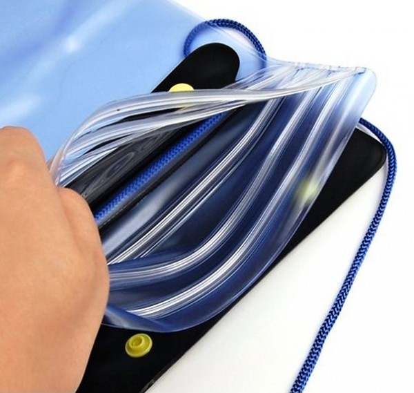Vodotěsné pouzdro pro čtečku/tablet/telefon - Atmoog CWat01 - univerzální vodotěsné pouzdro - průhledné, pro tablety a čtečky 5-7"