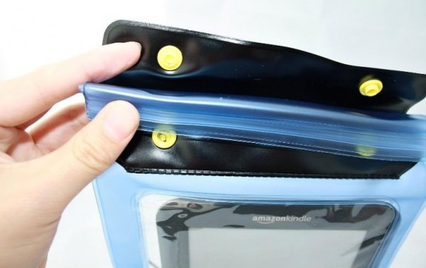 Vodotěsné pouzdro pro čtečku/tablet/telefon - Atmoog CWat01 - univerzální vodotěsné pouzdro - průhledné, pro tablety a čtečky 5-7"