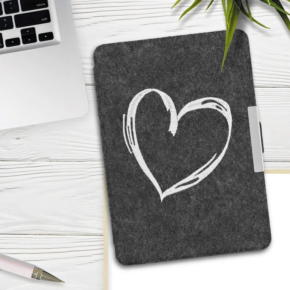 Pouzdro KW Mobile Felt Brushed Heart - KW4848910 - pro Amazon Kindle Paperwhite 4 (2018) - černé