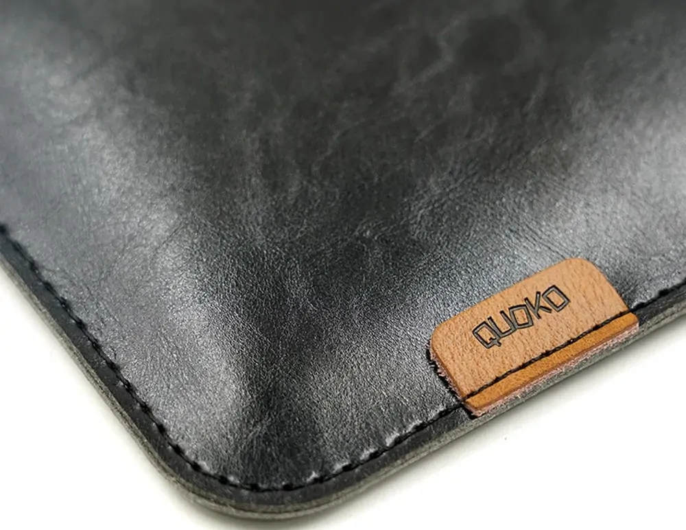 Quoko Q30-BL - Univerzální pouzdro na čtečky 6-7" - černé, magnetické zavírání