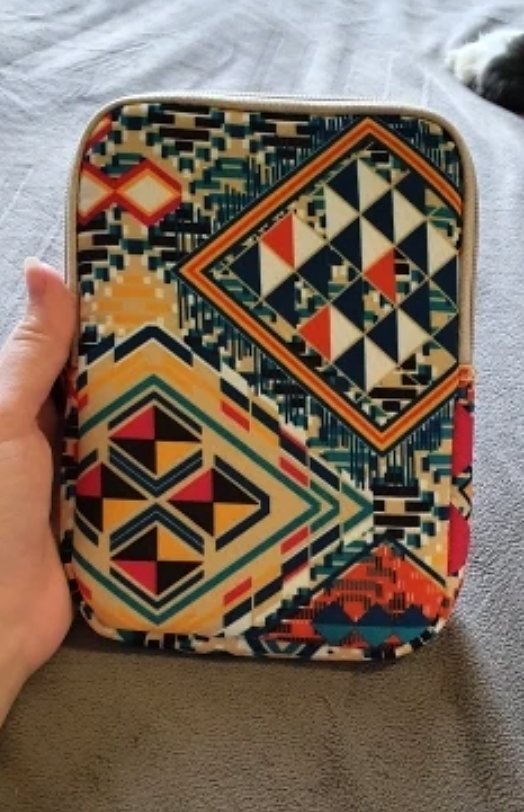 ARMORI Zipper Z079 - motiv Geometric - Univerzální pouzdro pro čtečky 6" - textilní, zip