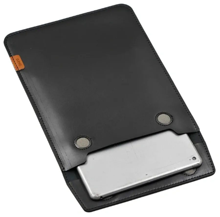 Quoko Q30-BL - Univerzální pouzdro na čtečky 6-7" - černé, magnetické zavírání