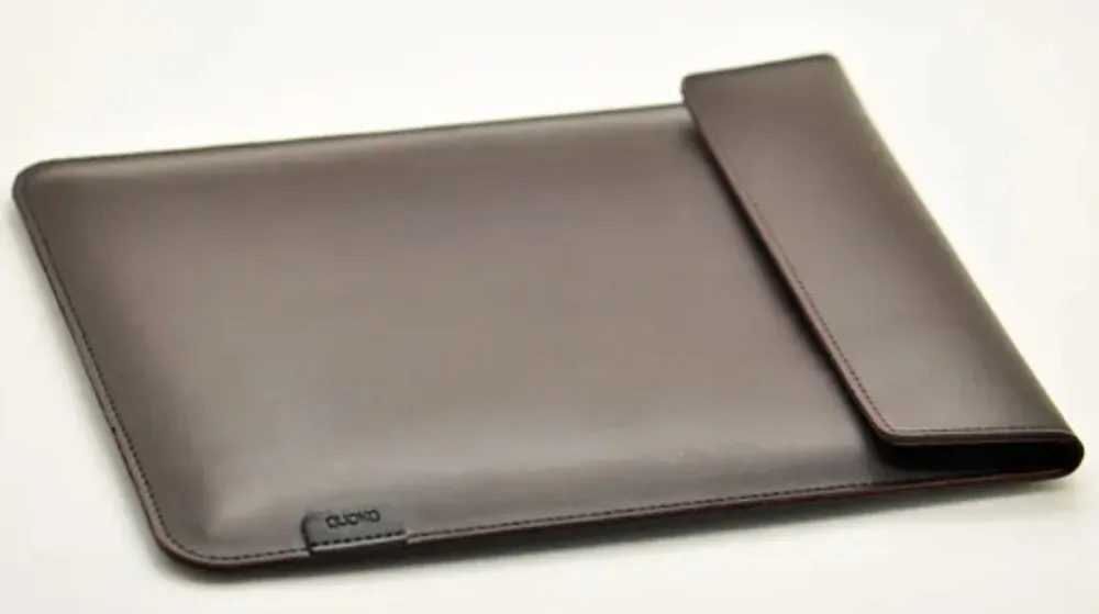 Quoko Q30-BR - Univerzální pouzdro na čtečky 6-7" - hnědé, magnetické zavírání