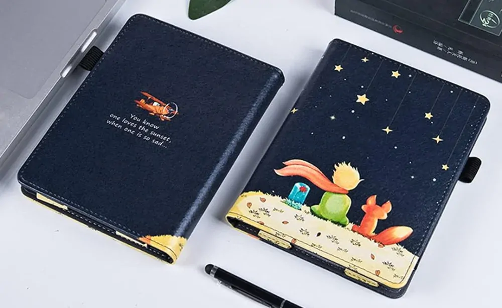 Fortress FT4018 Premium - pouzdro se stojánkem pro Amazon Kindle Paperwhite 5 (2021) - motiv Little Prince, magnet, AutoSleep